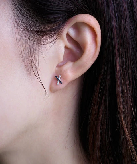 JUNO [Pure Titanium Earrings] Horizontal Bar Half Cube Pierced Earrings [Long Earrings 12mm]