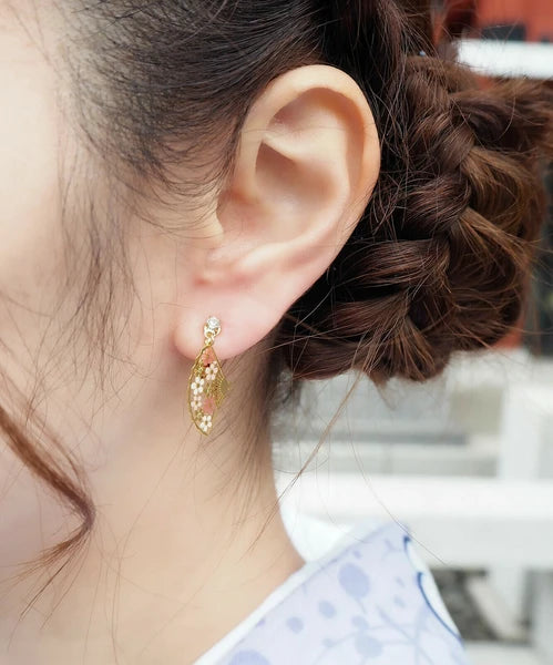 MUK [Made in Japan] Fan-shaped cherry blossom earrings
