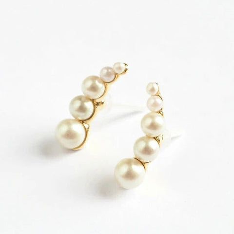 [Made in Japan] Pearl Swoosh Ceramic Stud Earrings