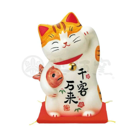 Yakushigama Lucky Cat
paintings attract many tourists (large picture) #7742